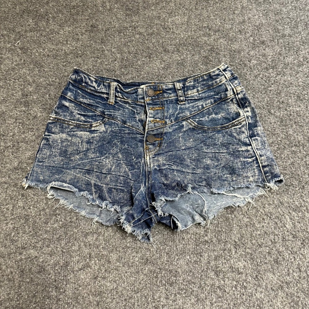 Refuge Denim Shorts Womens Size 6 Blue Acid Wash High Waisted Button Fly Raw Hem